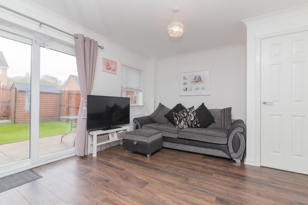 109 ivy gardens Paisley PA1 2BT L-18