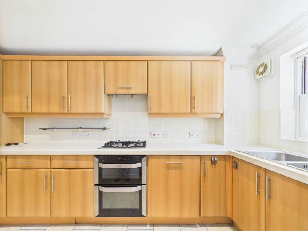 3 east cliff manor k