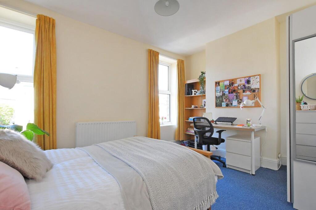11 Cobden Place - Bedroom 2.jpg