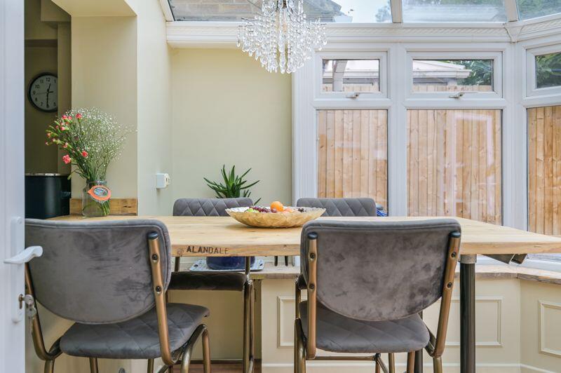 Conservatory Breakfast Bar
