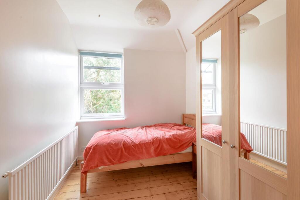 8402556-interior12-800.jpg