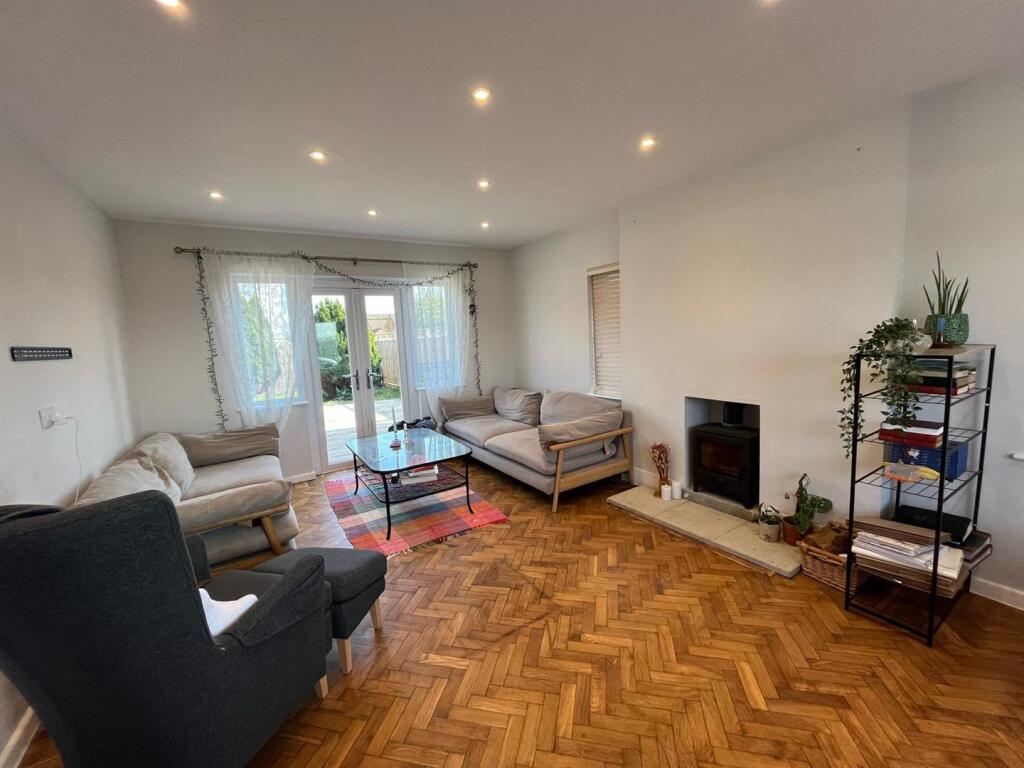 WhatsApp Image 2025-04-11 at 18.03.06_57412613.jpg