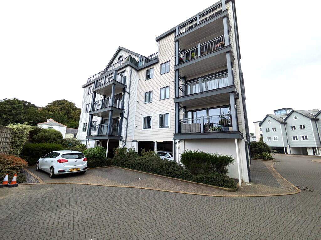 APARTMENT BLOCK