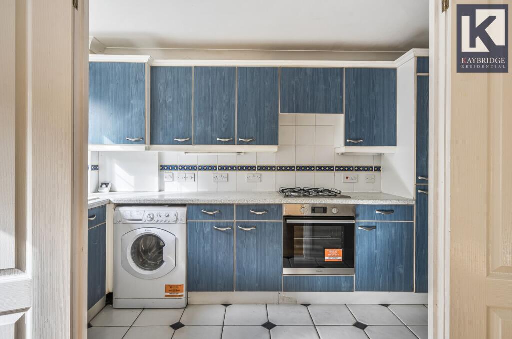 Corner Farm Close, Tadworth - KT20 5SJ