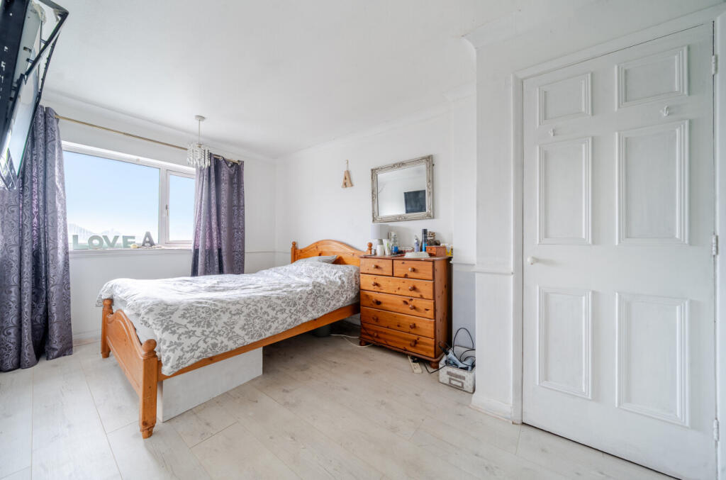 1362081-1-68de462...