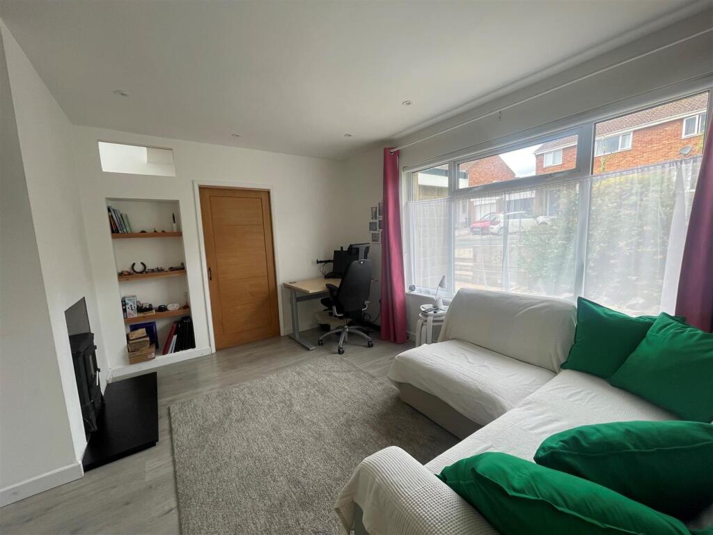 NEW SITTING ROOM 2.jpg