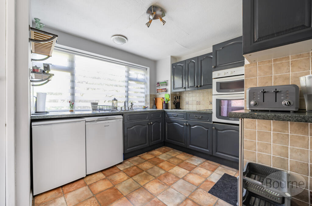 e8508ddc-ab4f-4d7...