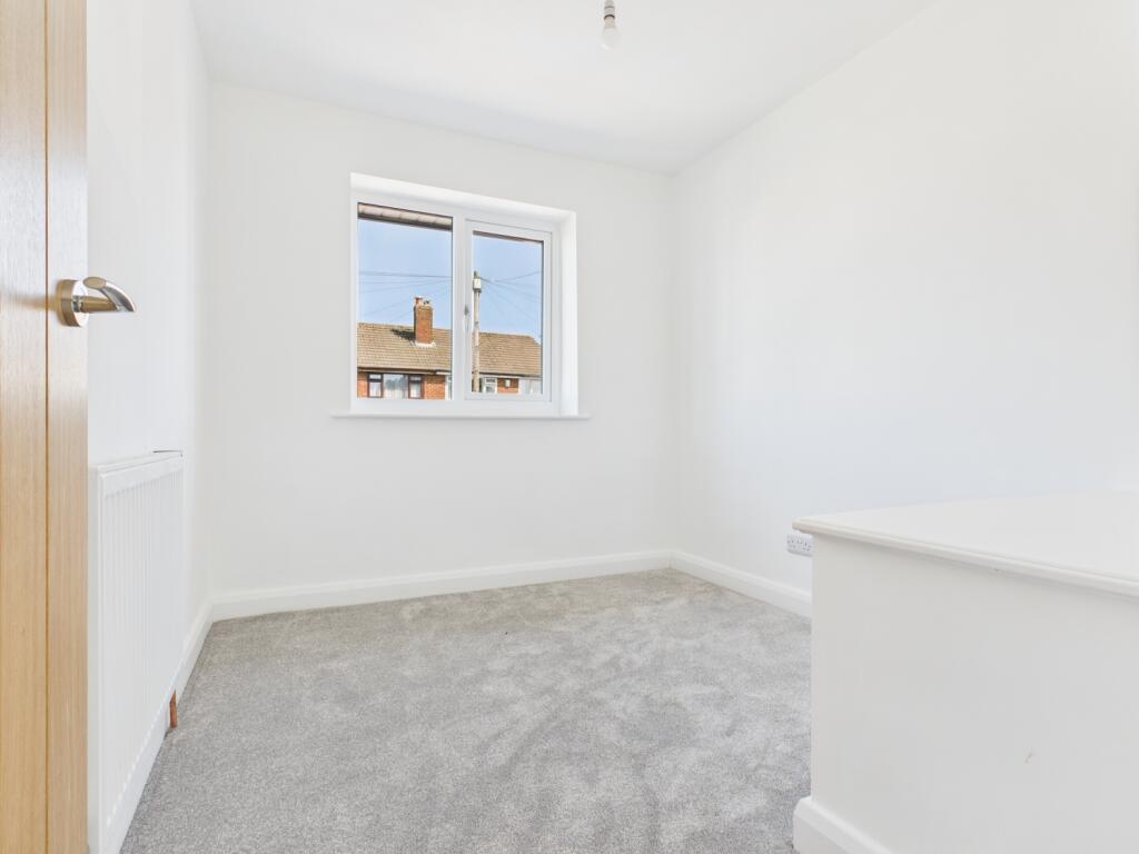 CAM03729G0-PR0072-STILL011