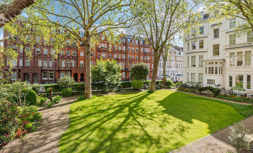 Gledhow Gardens 2_23-5-2. Low Res.jpg