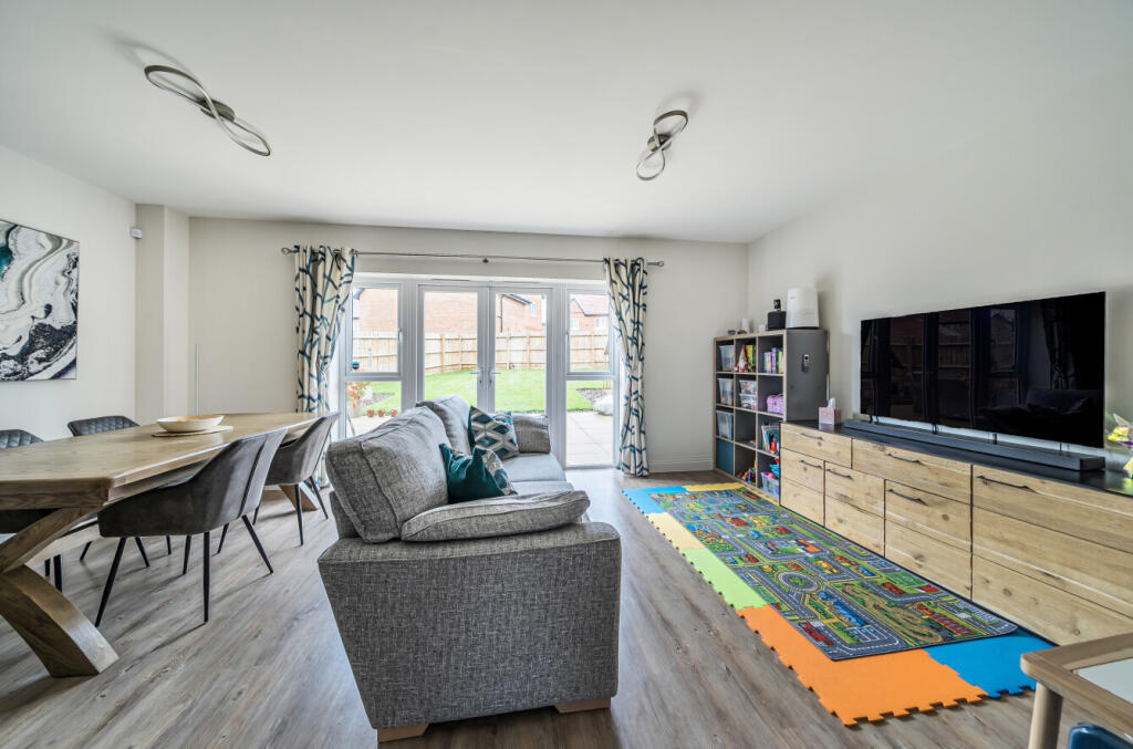 1327487-3-688b8d4...