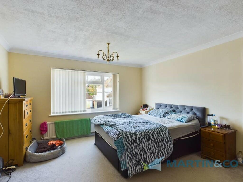 CAM02145G0-PR0024...