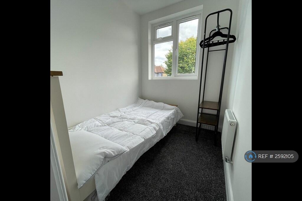 Bed 3: Single