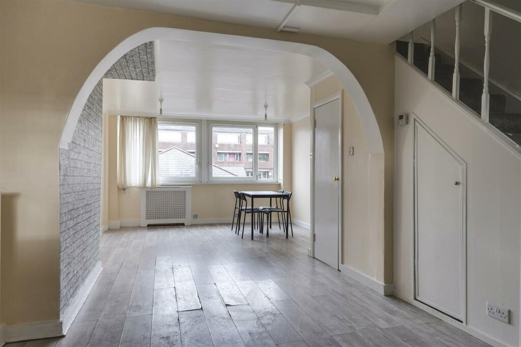 27 Tolsford Road-17.jpg