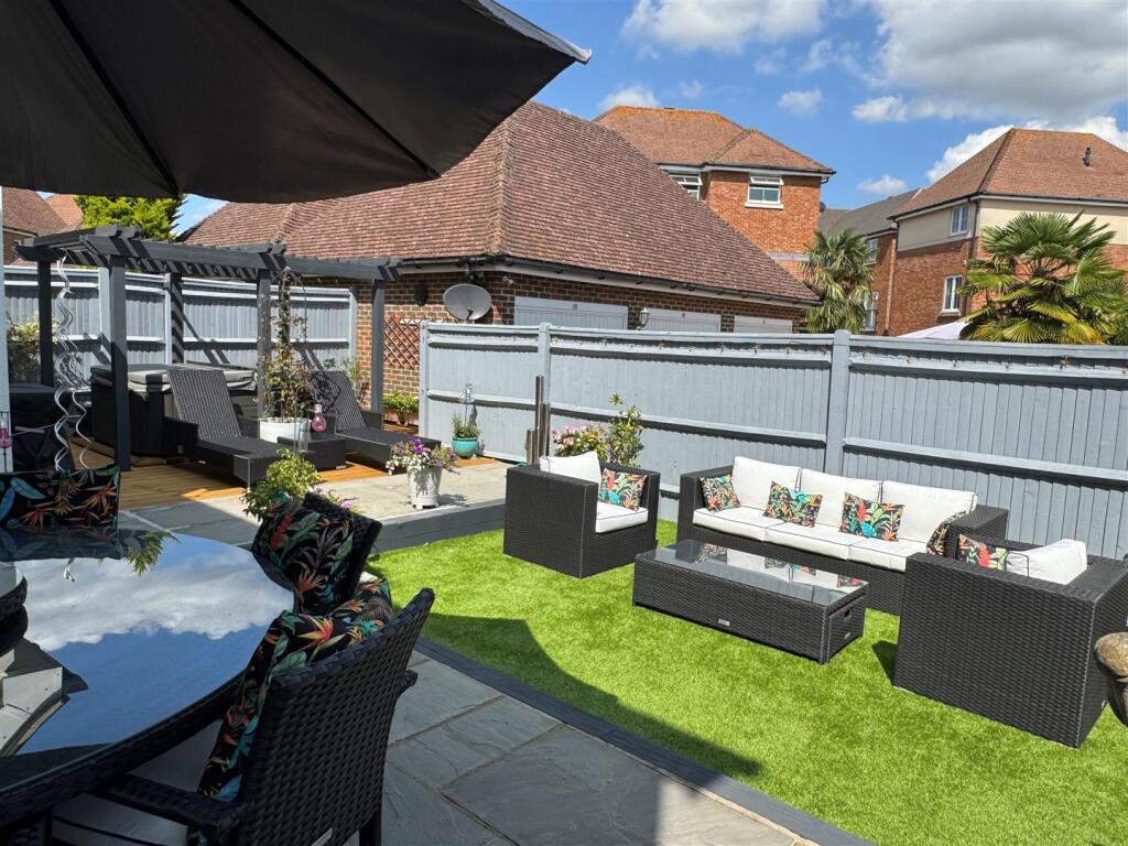 Sunny Photo - 68 Braeburn Way.jpg