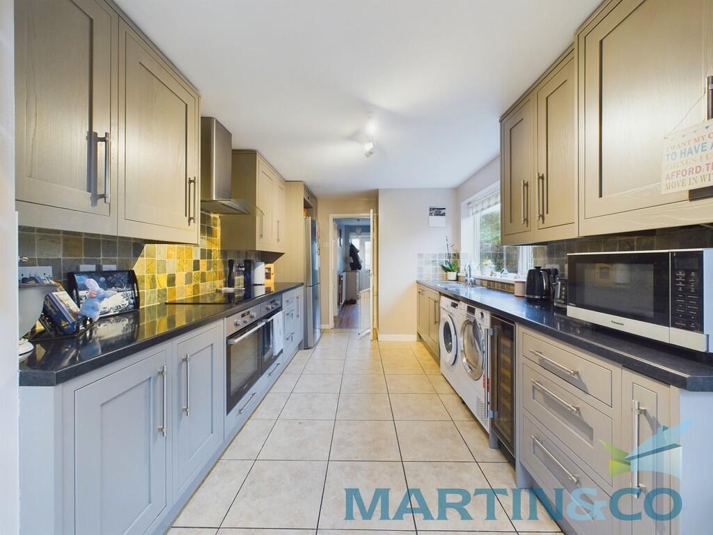 CAM01870G0-PR0148...