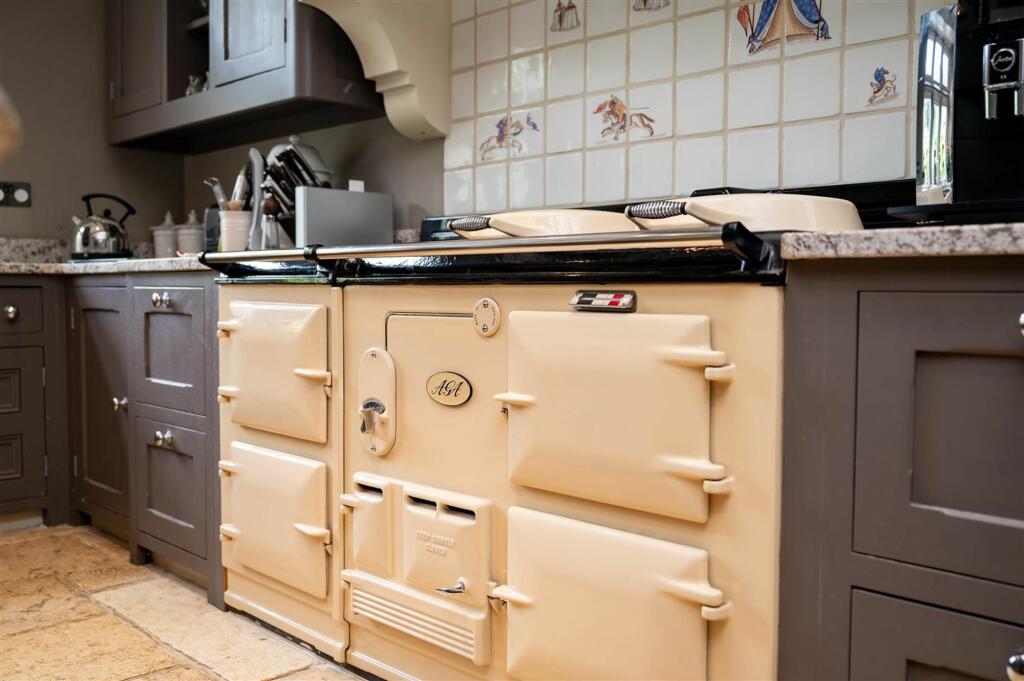 BREAKFAST KITCHEN