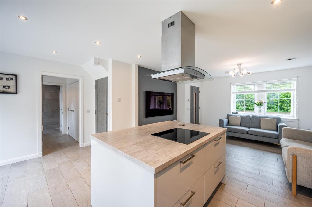 Livingroom, Kitchen (1).jpg