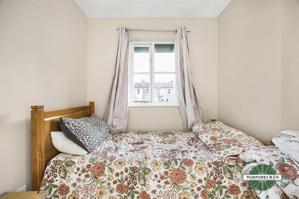 102  Camberlain Place -004-4550.jpg