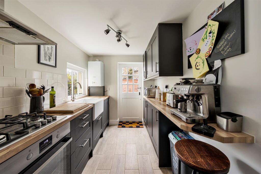 116 Forest Rise, E17