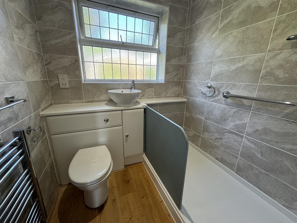 17 - Shower Room.jpg