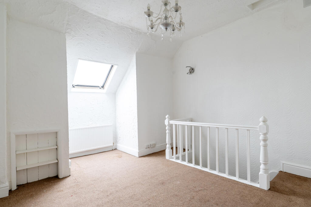 Bedroom 2 T202510131712.jpg