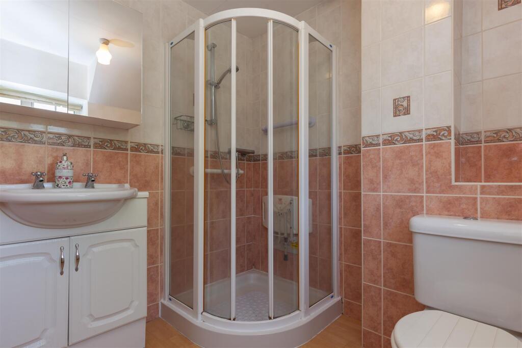 Shower Room 2.jpg
