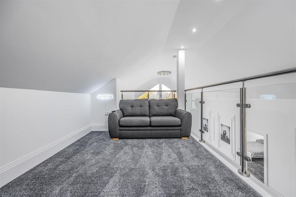 31 Lovedean Lane, Waterlooville-PorticoMarketing-S