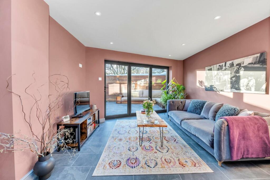 8 Sicklesmere Road [Garden Room 2].jpg