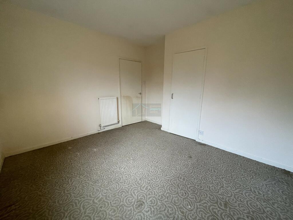 Bedroom 1b.JPG