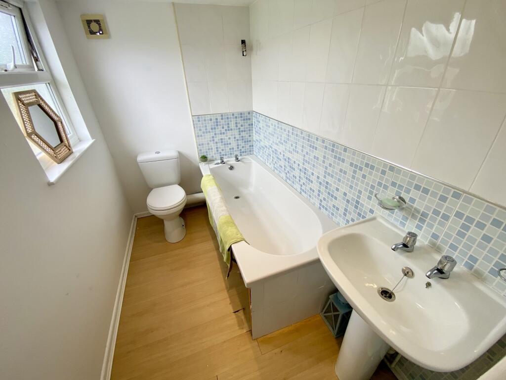En-Suite Bathroom