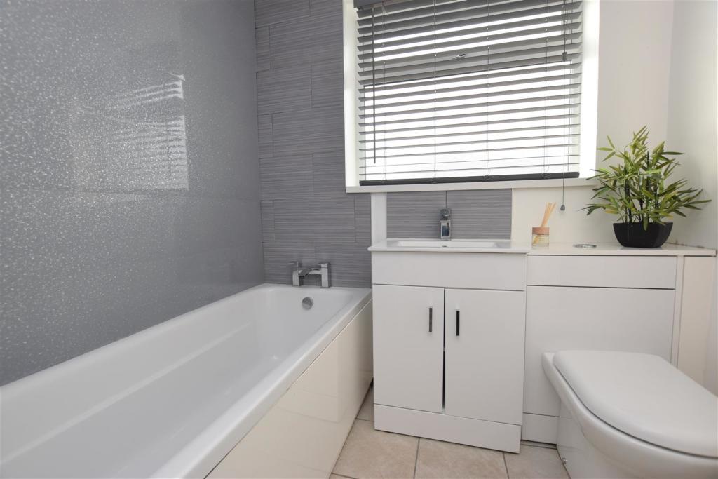 .Bathroom.JPG