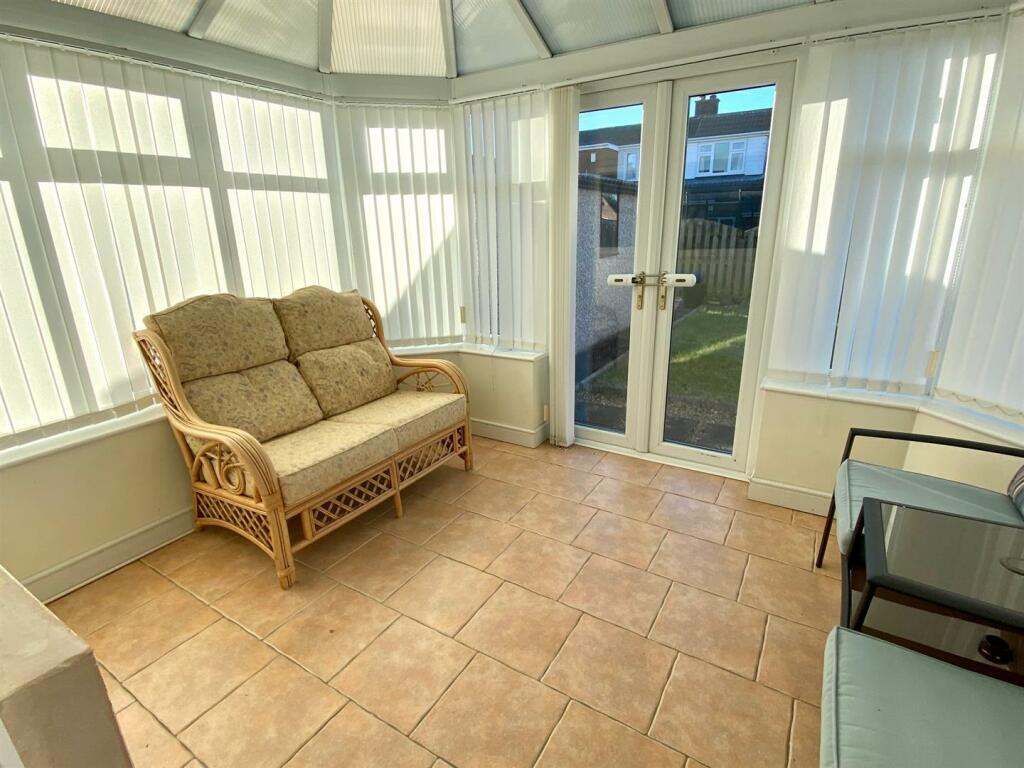 meadow lane 16 conservatory.jpg