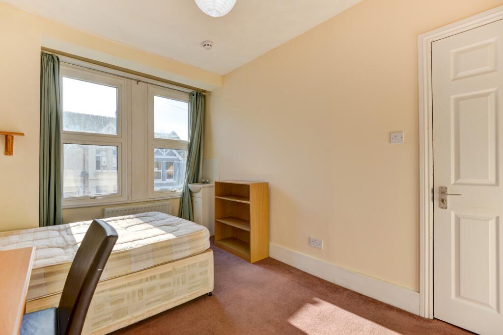 84 Brading Road Bedroom 5