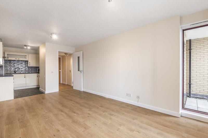 RECEPTION TOWARDS KITCHEN