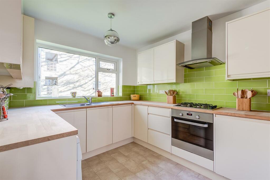 4LaurelCourt(Interior)(10of20).jpg