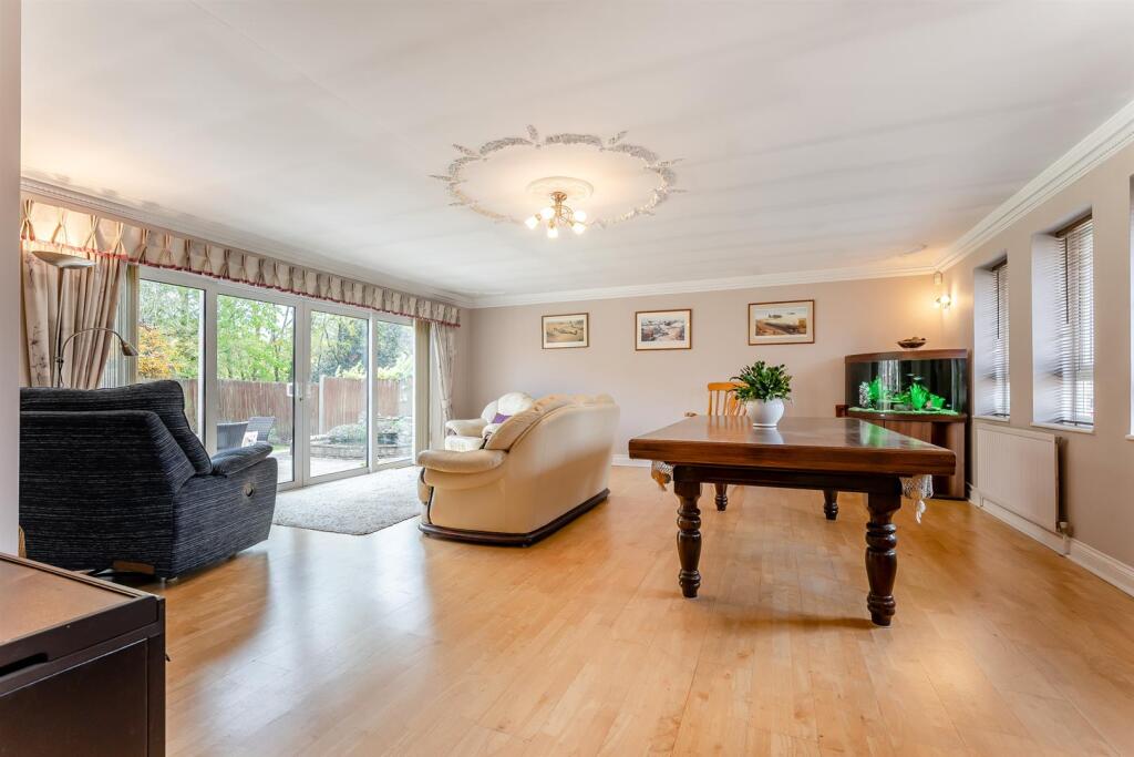 8644419-interior16.jpg