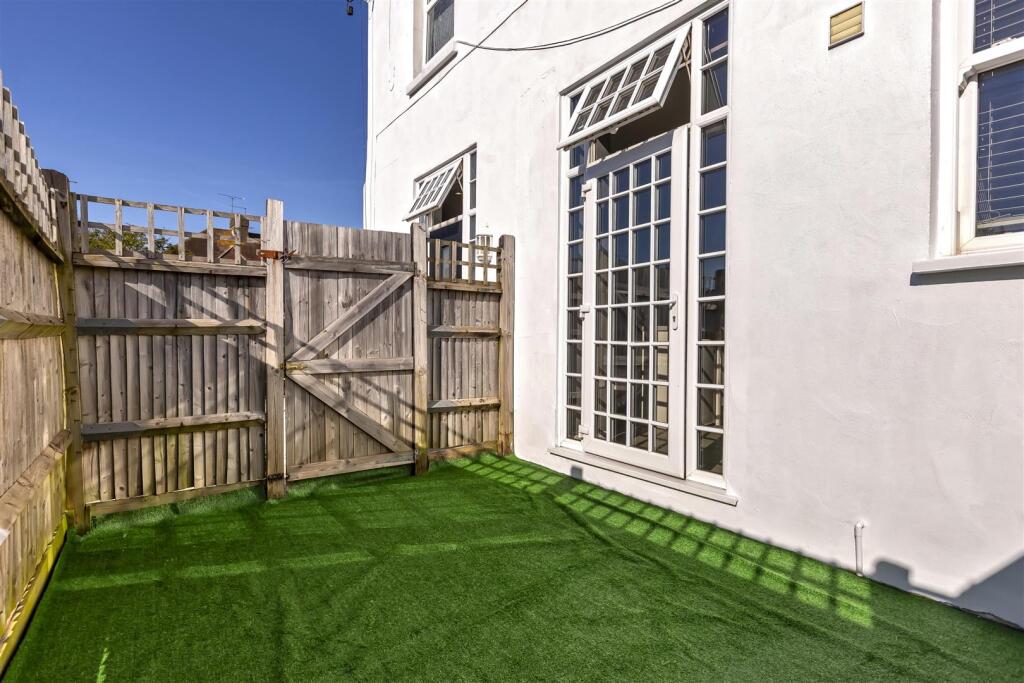 Littlehampton Rd_12.jpg