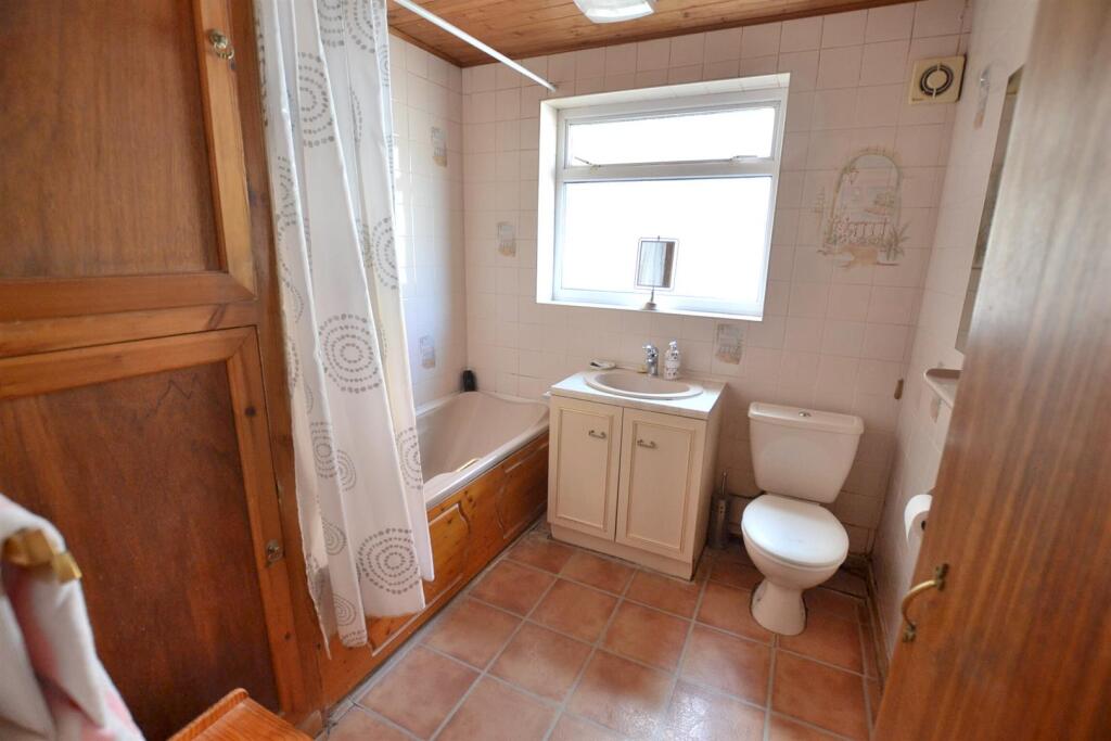 Hawcliffe Road (9).JPG