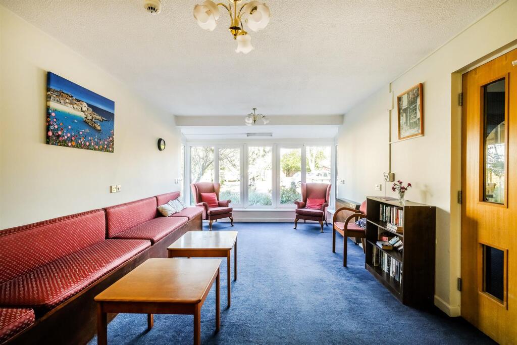 22 Oak Lodge-21_web.jpg