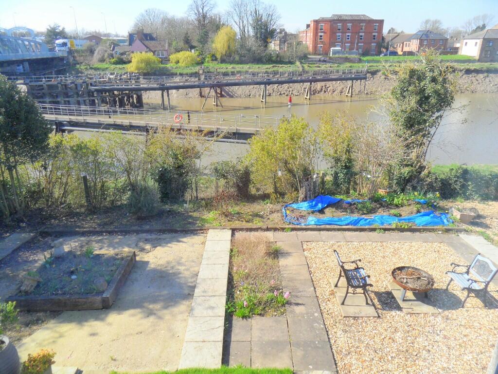 REAR GARDEN &amp; VIEW