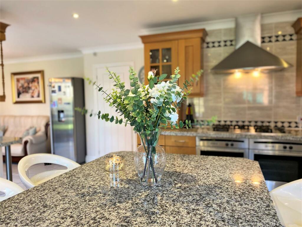 Open Plan Living Kitchen 701