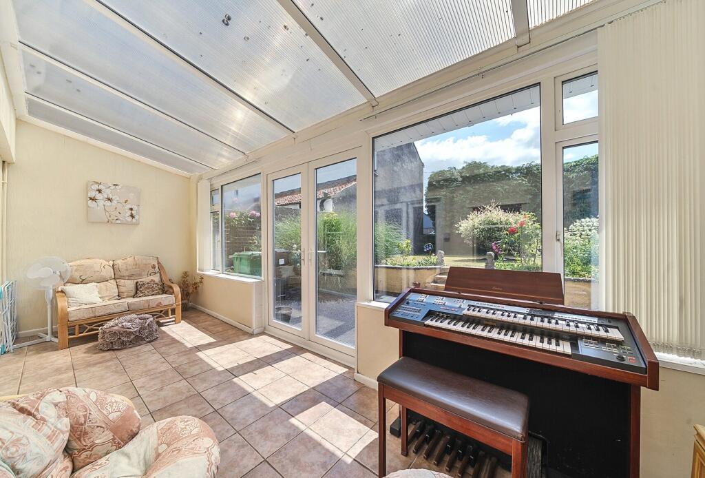 1302794-8-683da44...