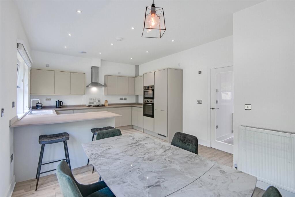 Kitchen/Dining
