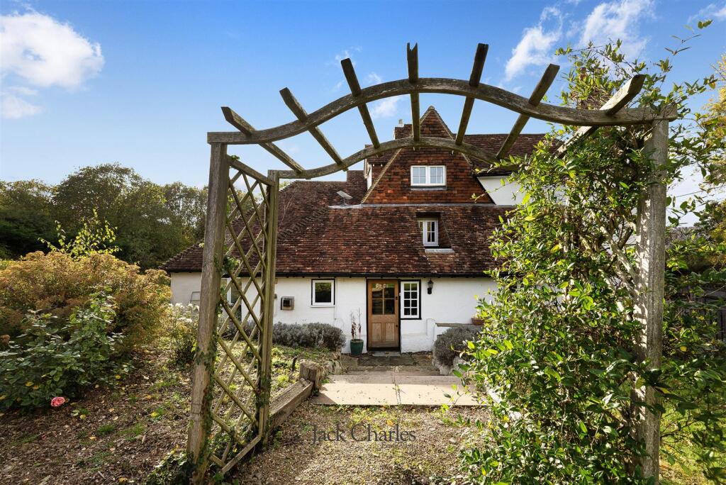 The Artichoke, Park Rd, TN11 9SR 007.jpg