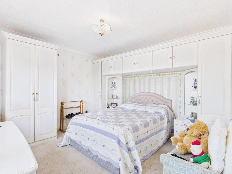 Ground floor master bedroom