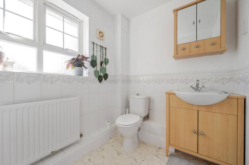 1310656-10-6853d4...