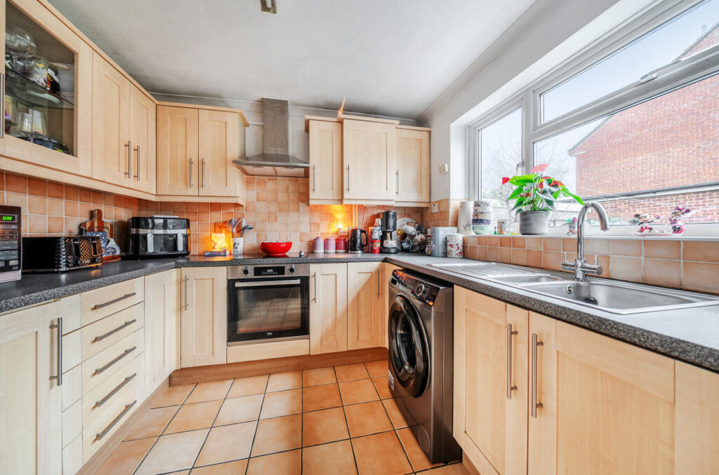 1383497-12-692472...