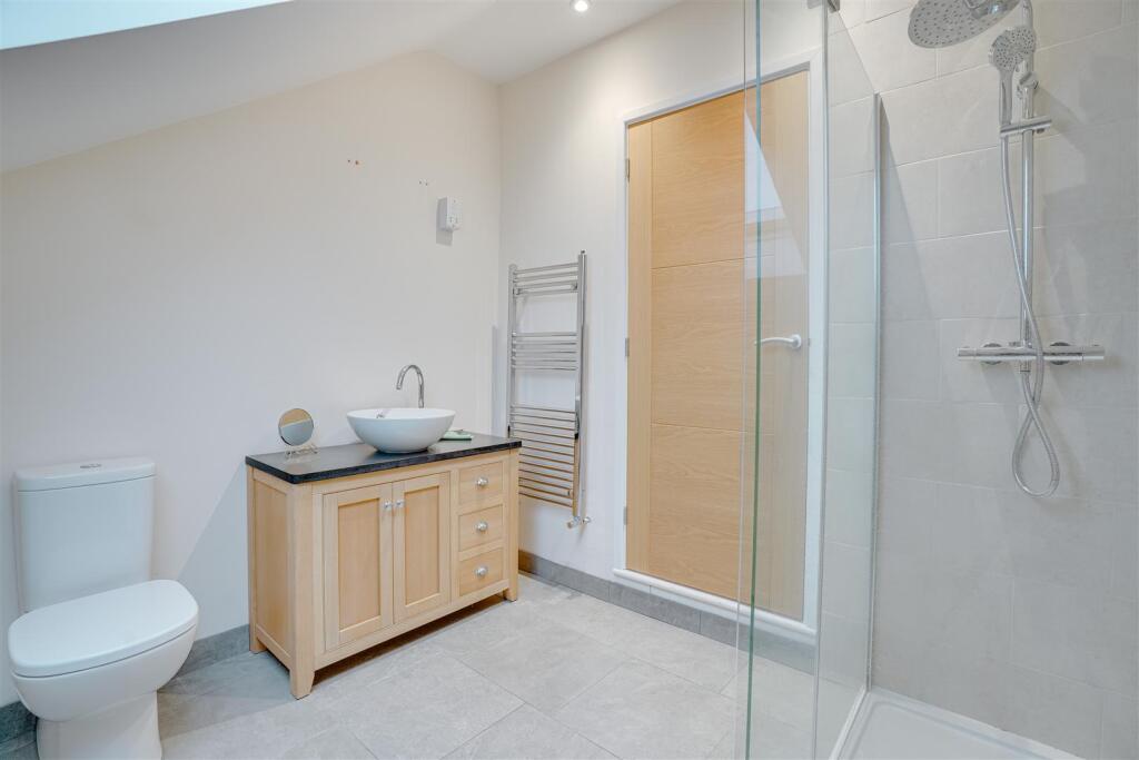 16 Trinity Dr-16 Trinity Dr, Newmarket--27.jpg