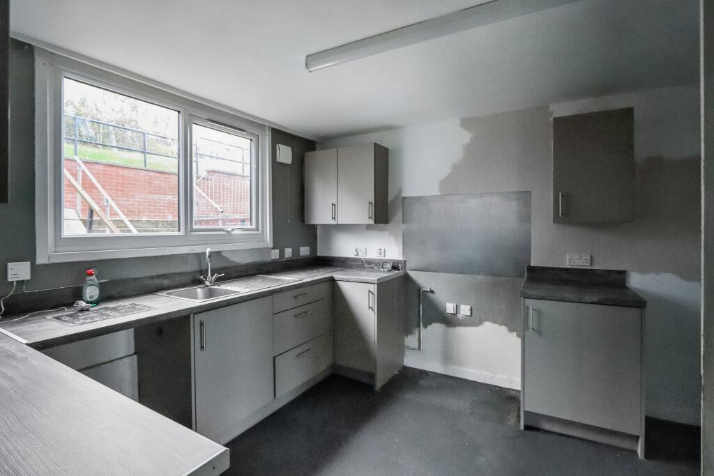 24 Park Spring Drive, Norfolk Park, Sheffield, South Yorkshire, S2 3RN