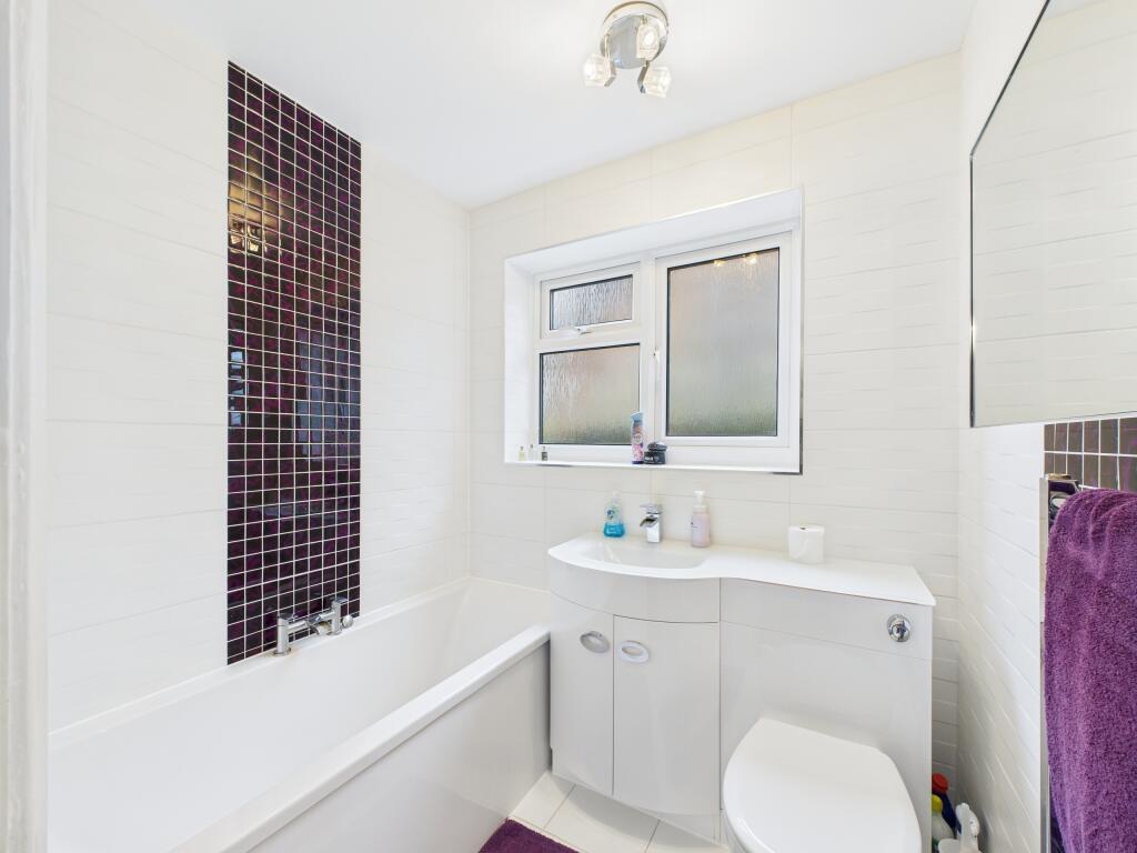 CAM02909G0-PR0425-STILL007